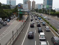 Sejumlah Titik Tol Dalam Kota Padat Pagi Ini, Contraflow Diberlakukan di Halim-Senayan