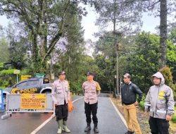 Ada Longsor, Jalur Akses Batu-Mojokerto Via Cangar Ditutup