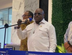 Natalius Pigai Jawab Mahfud soal MBG: Pelanggaran HAM Hanya Melalui Keputusan Pengadilan
